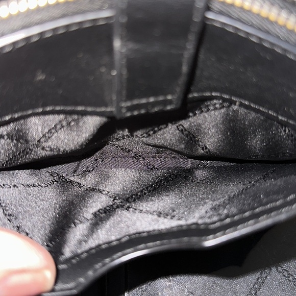 NWOT micheal kors monogrammed black and white wristlet wallet so fine 7 card - Picture 6 of 9